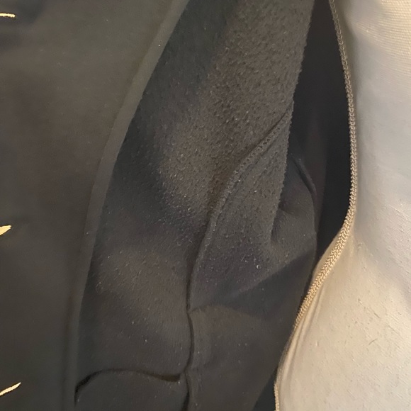 Gently Loved. IRIS Basic Woman’s Coat. Black 2 Side pockets, Button up &Tie - Picture 6 of 11